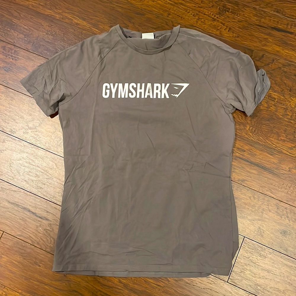 Gymshark t shirt in grey. Size L